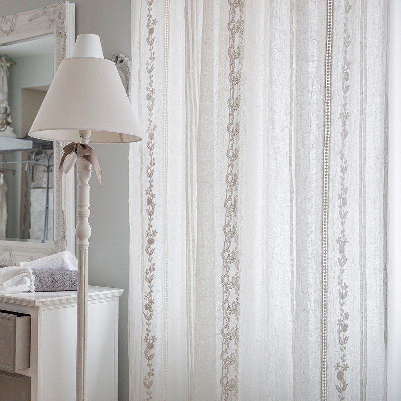 embroidered curtain defile (ivory)