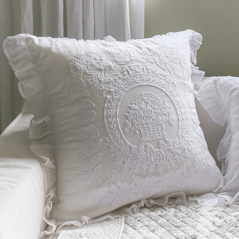 Embroidery Cushion Shampo Cellain (White)