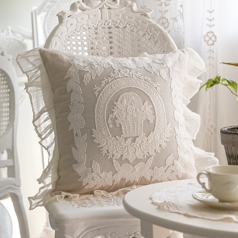 Embroidery Cushion Four Selaine (Natural)